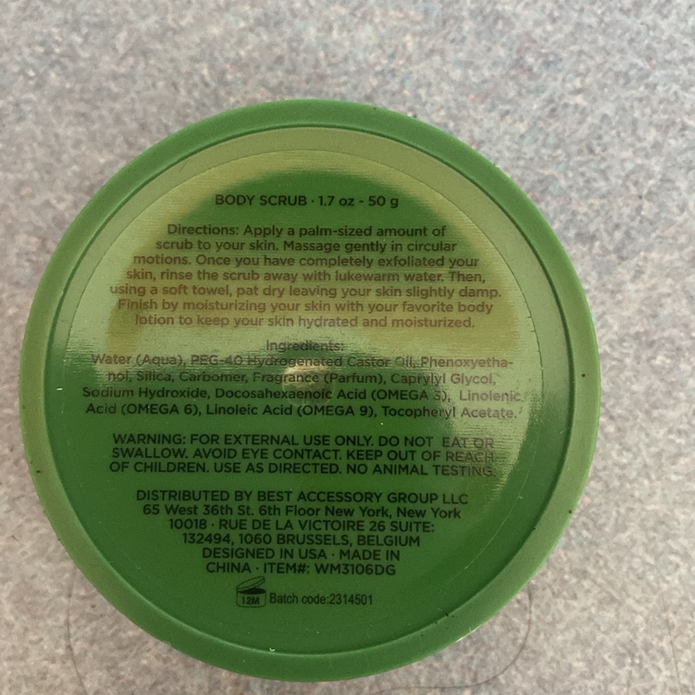 Set of 3 Body Scrubs + Bonus Nail Kit - Picture 10 of 10